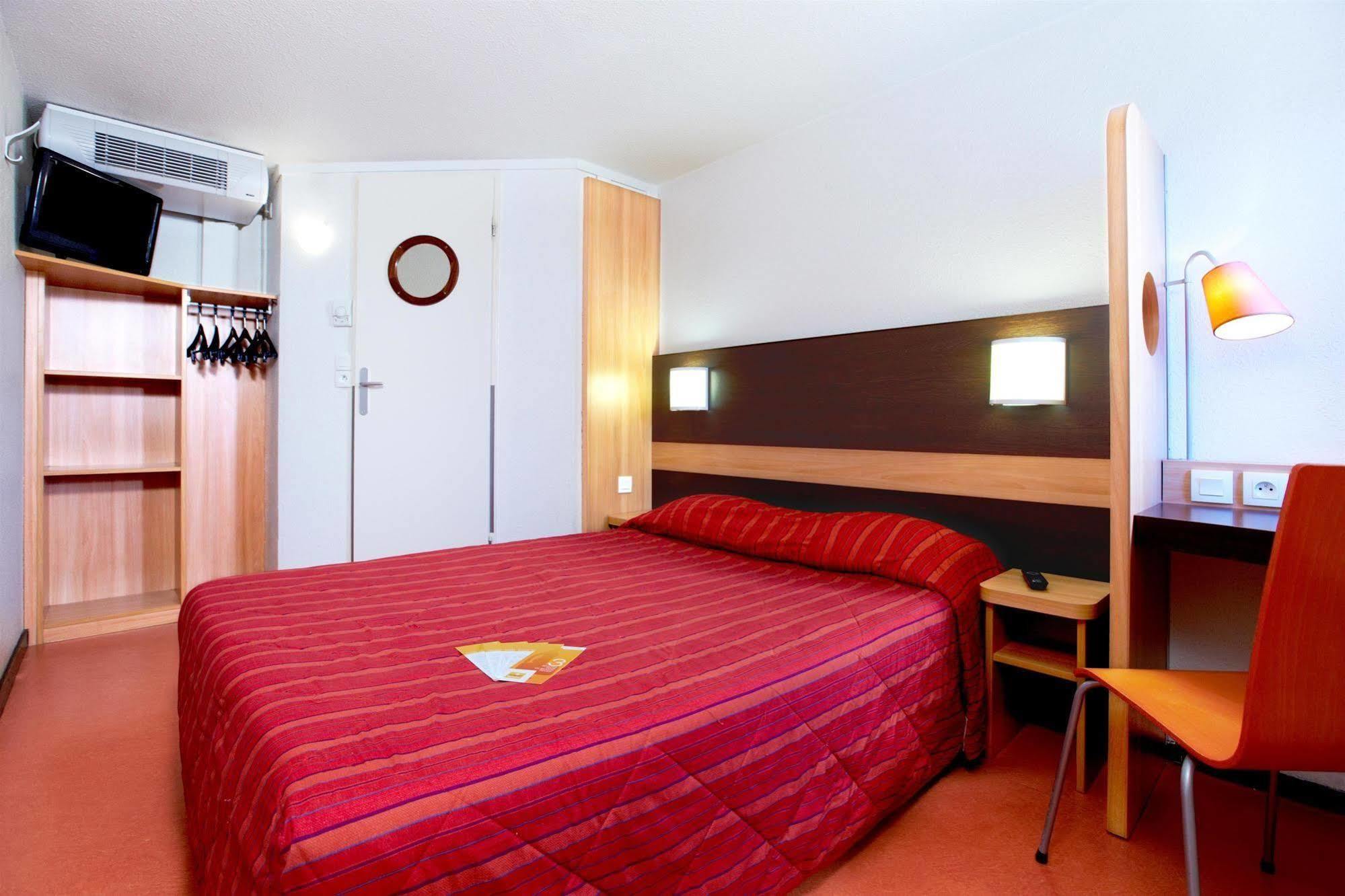 พรีเมียร์ คลาส มอนต์เปลลิเย่ Hotel ลัต ภายนอก รูปภาพ