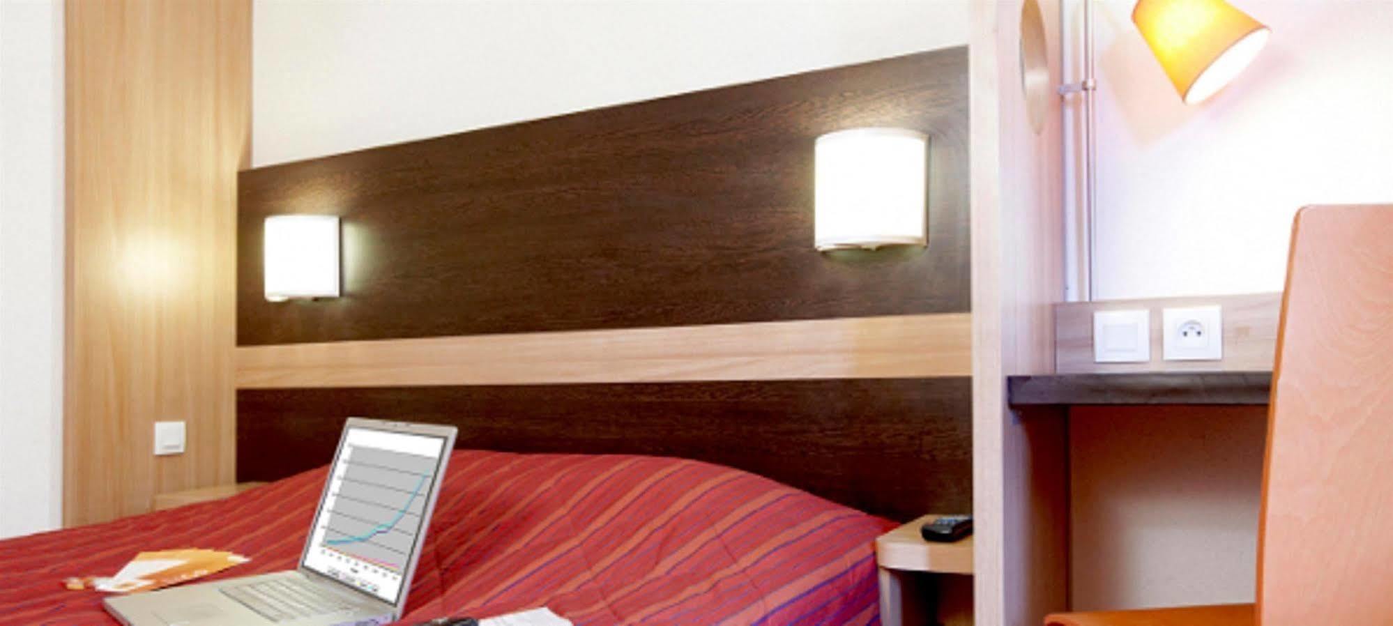 พรีเมียร์ คลาส มอนต์เปลลิเย่ Hotel ลัต ภายนอก รูปภาพ